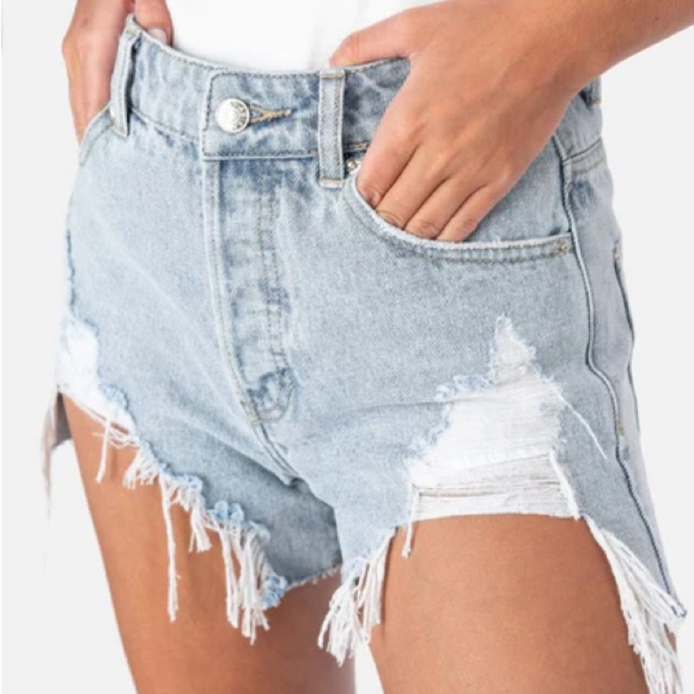 adika light wash distressed button fly jean denim shorts